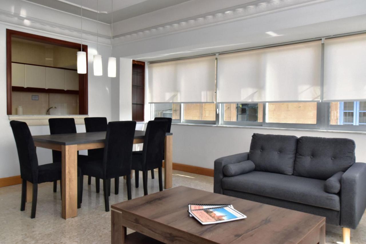 2 Bedroom, Central And Spacious Apartment With Sea View - 2 Мсида Экстерьер фото