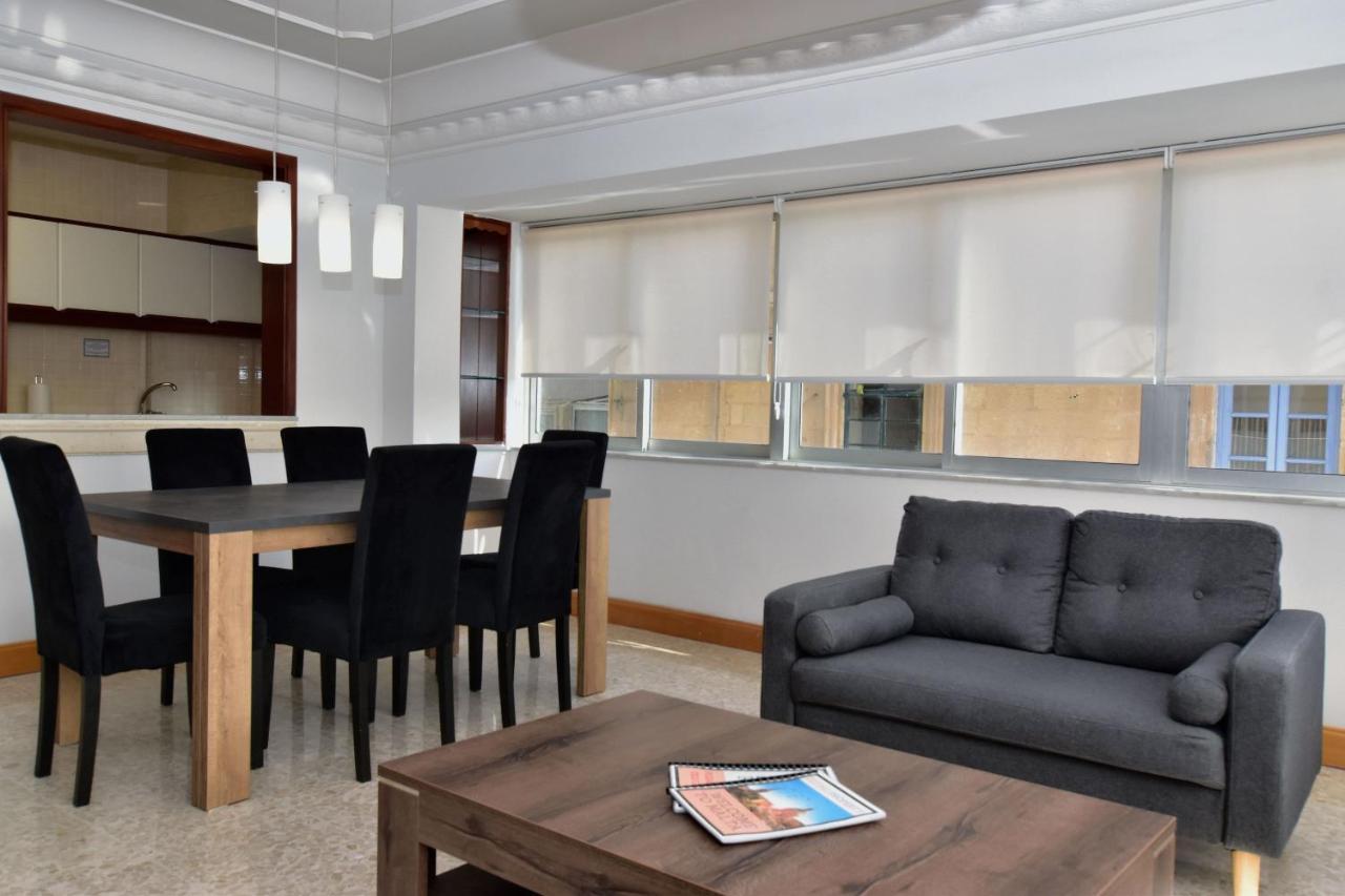 2 Bedroom, Central And Spacious Apartment With Sea View - 2 Мсида Экстерьер фото